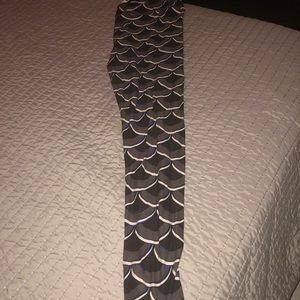 TC mermaid scale leggings